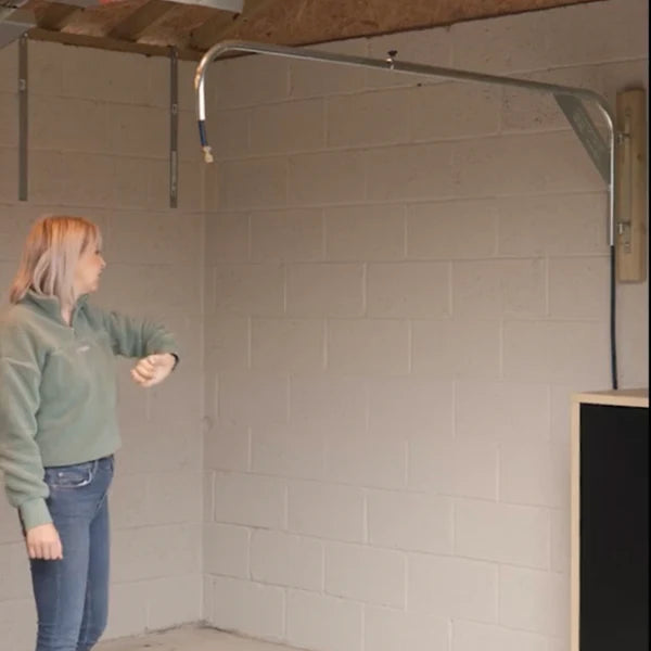 Water Hose Swinging Boom